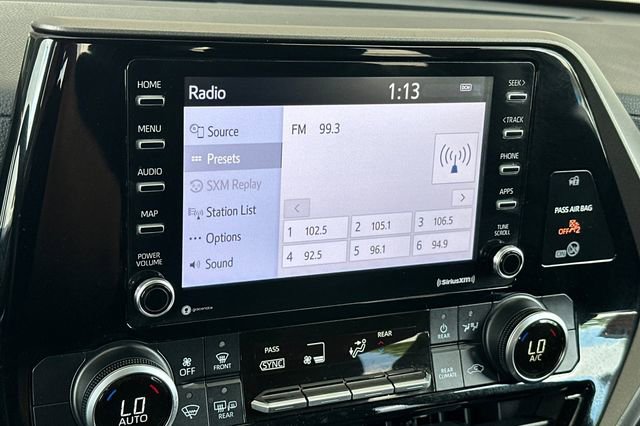 Used 2021 Toyota Highlander L AWD/4WD image 16