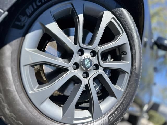 Used 2024 Land Rover Range Rover Sport Dynamic SE AWD/4WD image 2