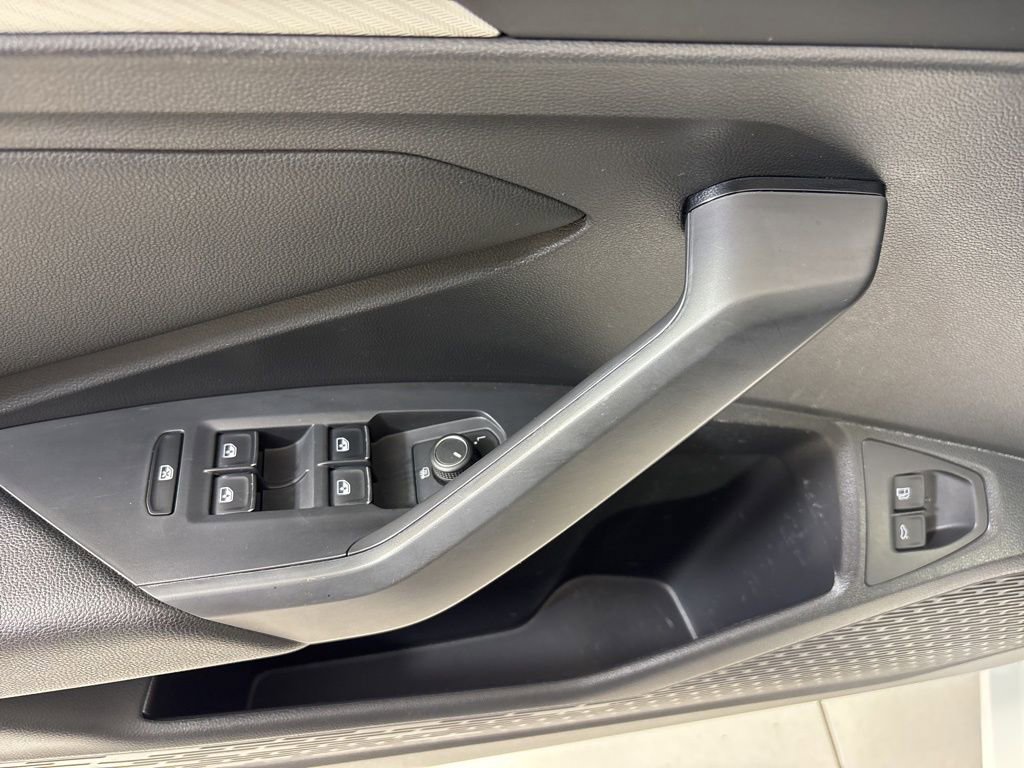 Used 2021 Volkswagen Jetta S w/ Driver Assistance Package image 17