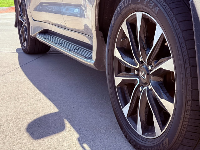 Used 2021 Lexus LX 570 4WD w/ Sport Package image 21