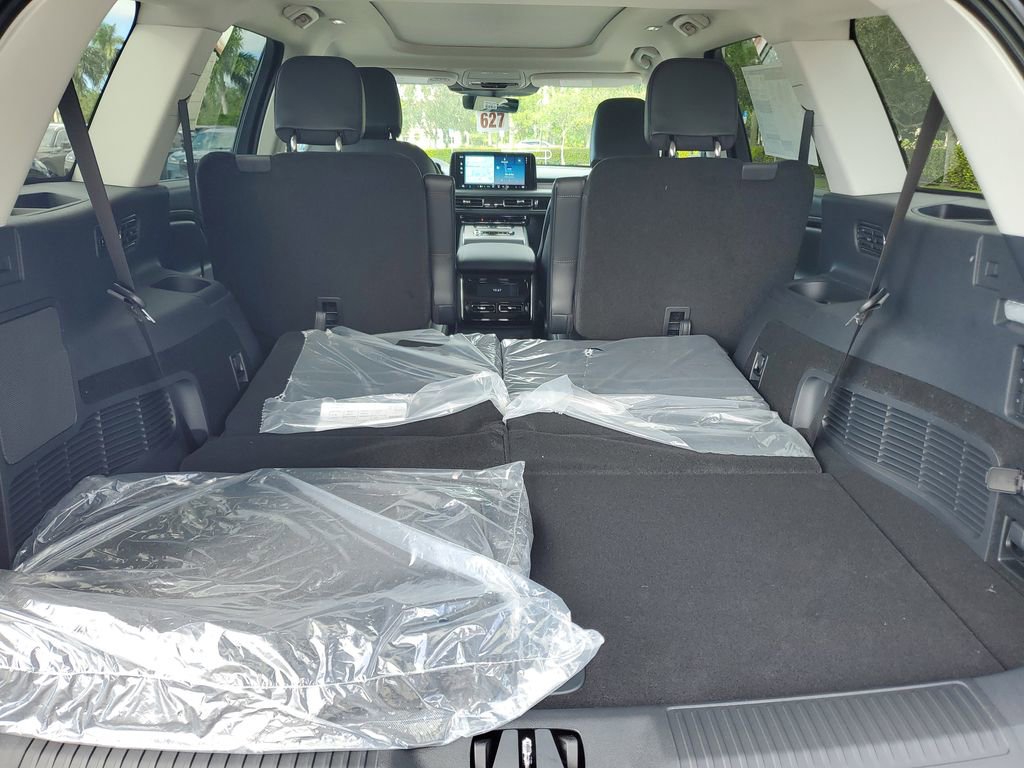 New 2025 Lincoln Aviator 2WD w/ Jet Appearance Package image 6