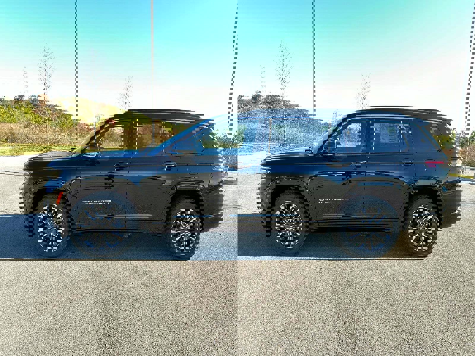 New 2025 Jeep Grand Cherokee L Overland w/ Advanced Protech Group III image 7