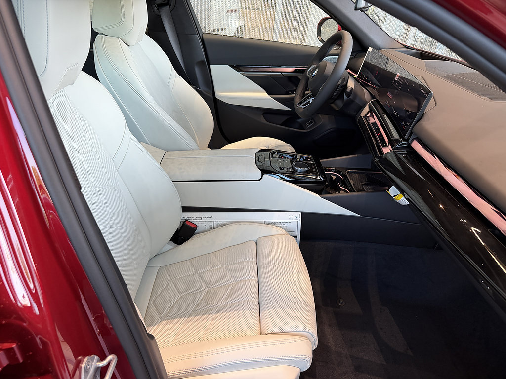 New 2027 BMW 530i xDrive w/ M Sport Package AWD/4WD image 14