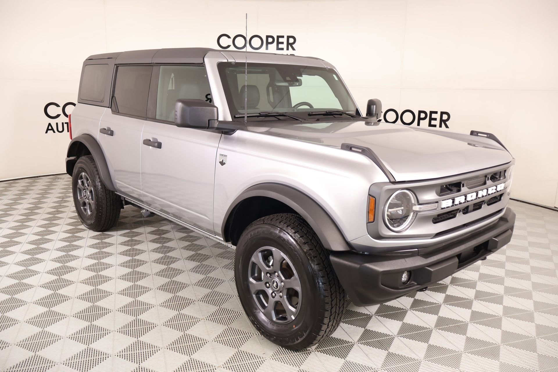 Used 2024 Ford Bronco Big Bend AWD/4WD image 1