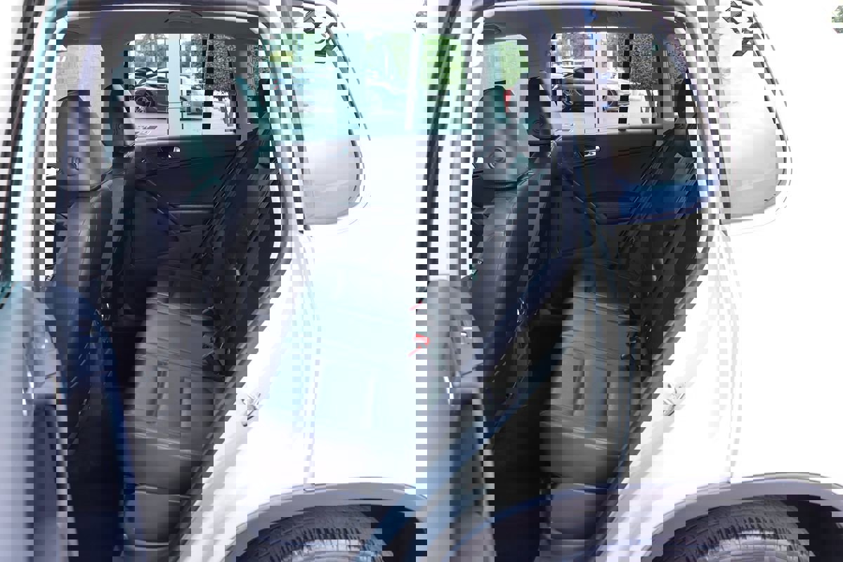 Used 2013 Volkswagen Tiguan SE image 29