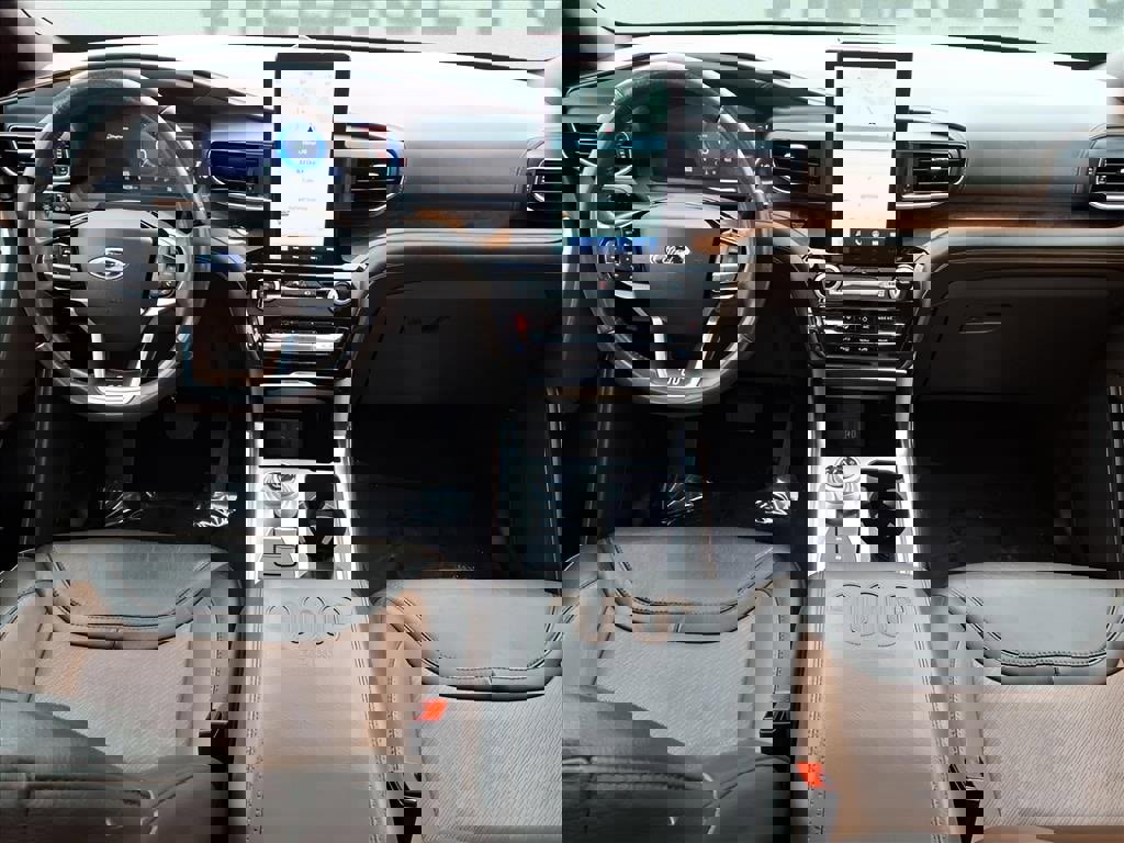 Used 2022 Ford Explorer King Ranch w/ Class IV Trailer Tow Package image 14