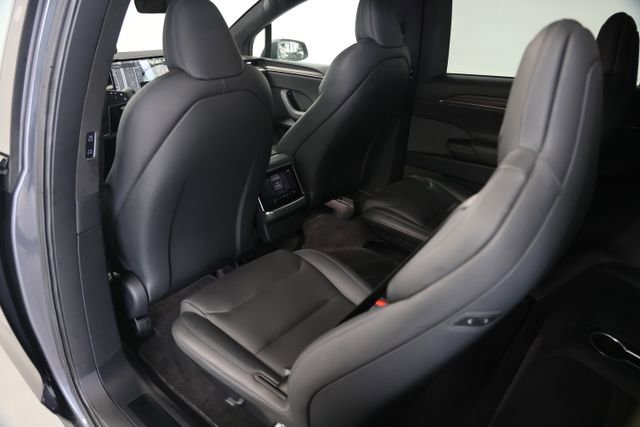 Used 2022 Tesla Model X AWD/4WD image 40