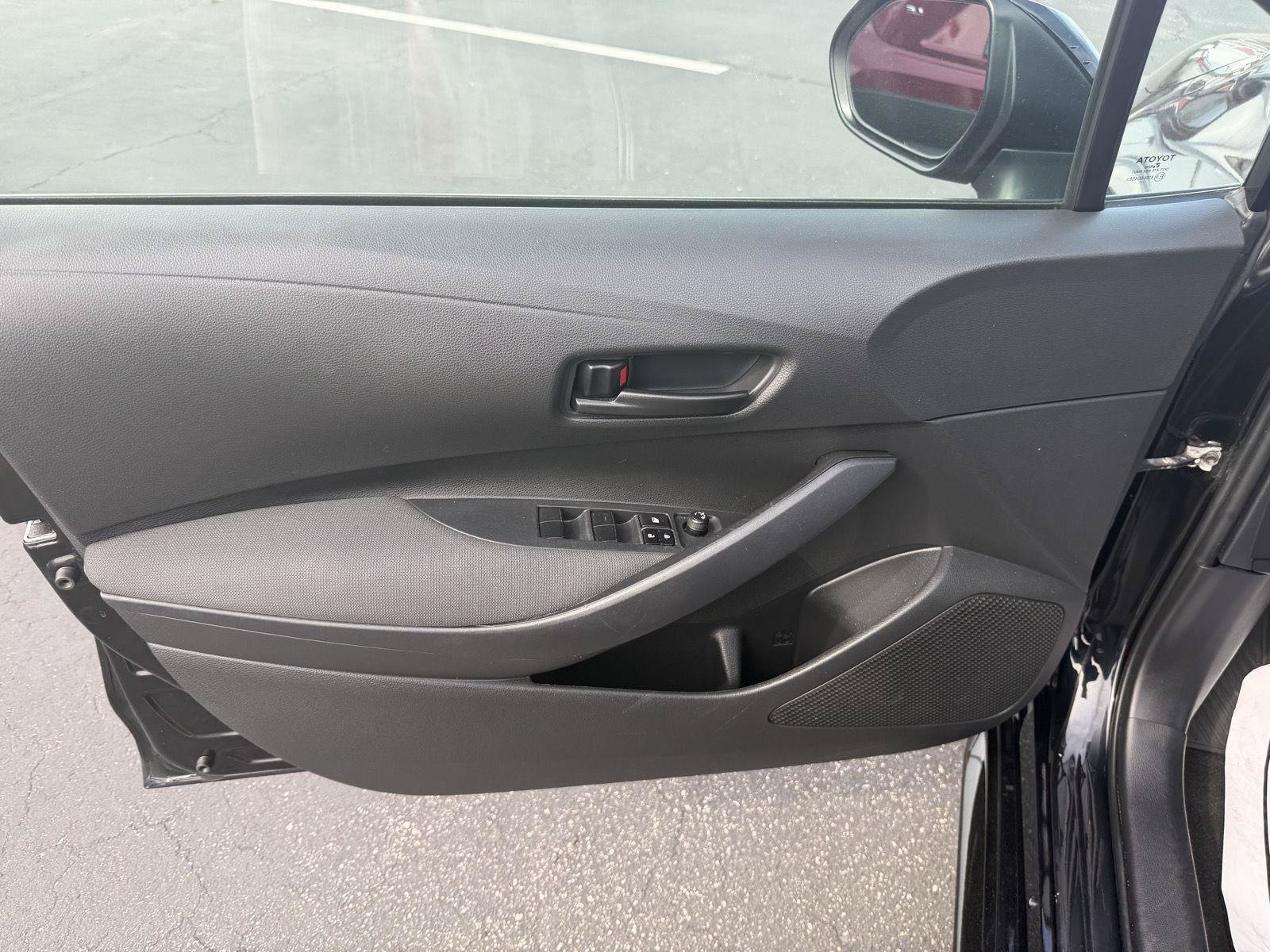 Used 2023 Toyota Corolla LE FWD image 10