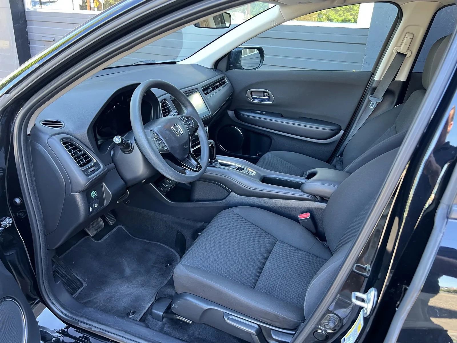 Used 2017 Honda HR-V EX image 12
