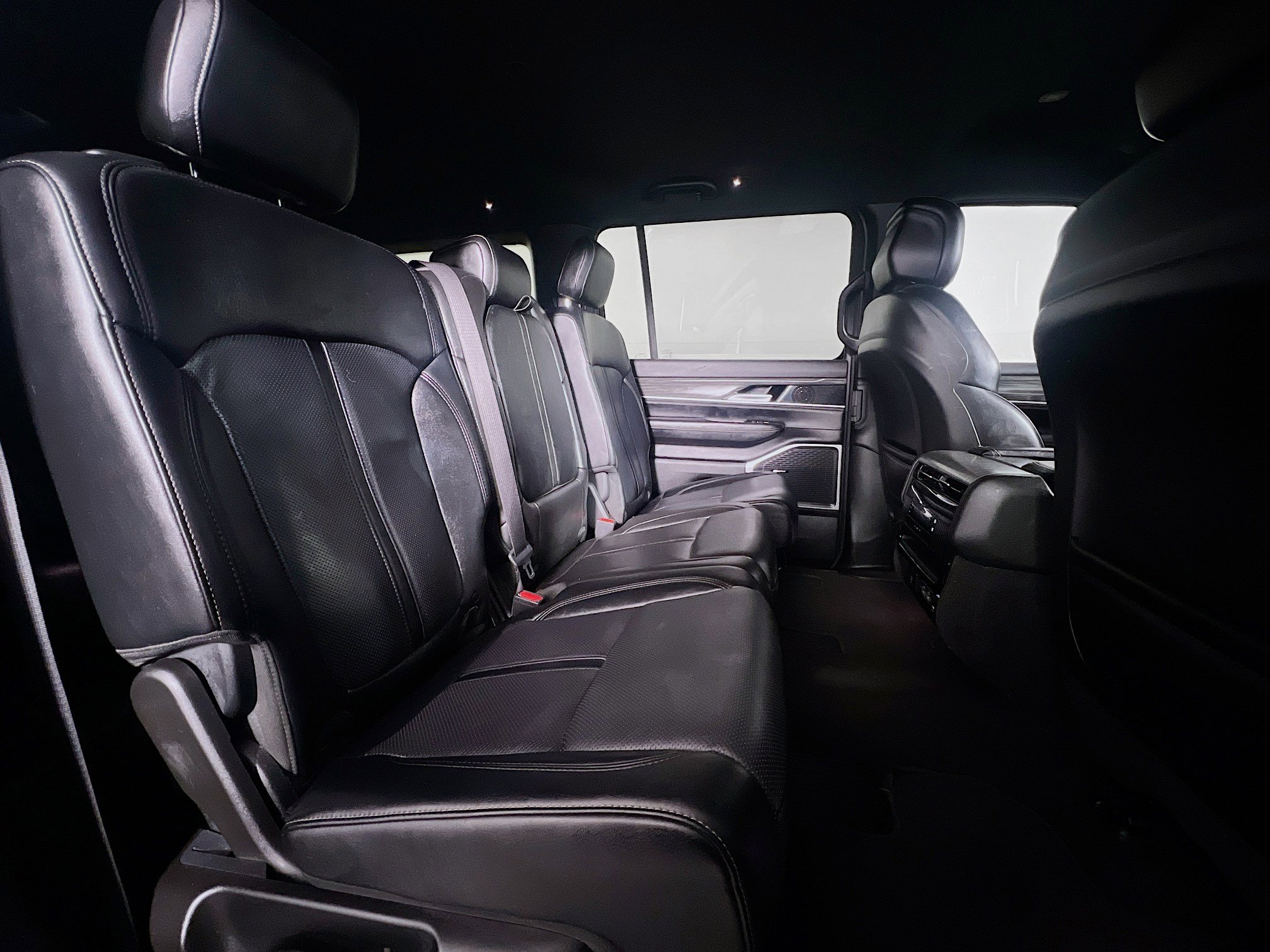 Used 2024 Jeep Wagoneer L Series II w/ Flexible Seating Group image 25