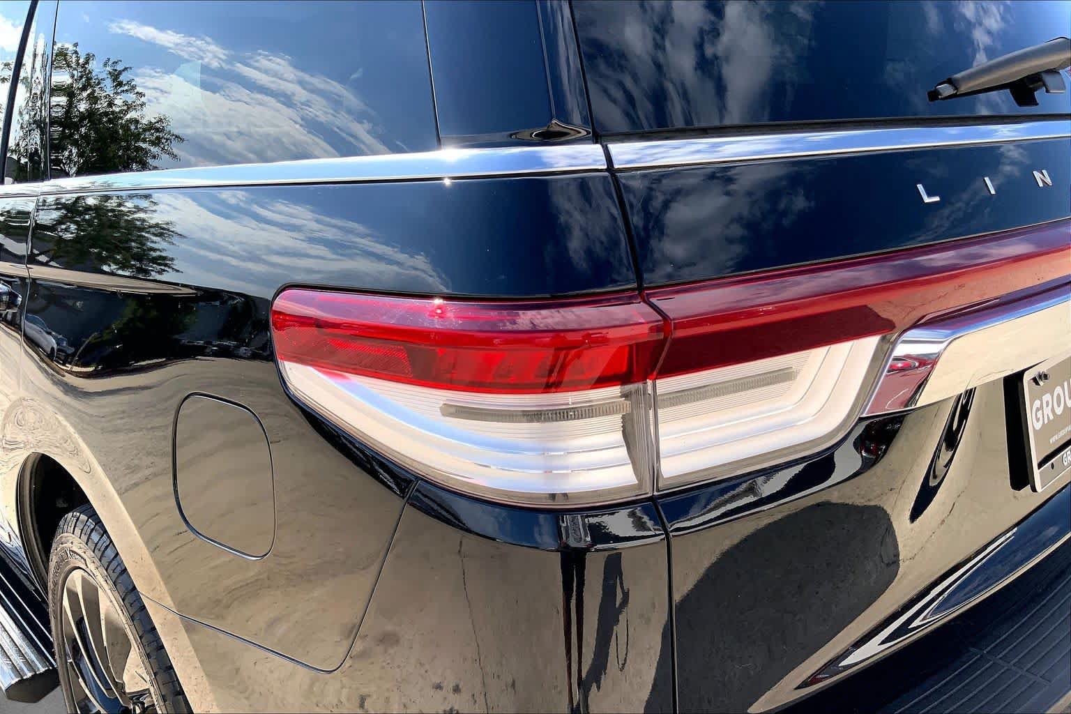 Used 2022 Lincoln Navigator Reserve AWD/4WD image 29