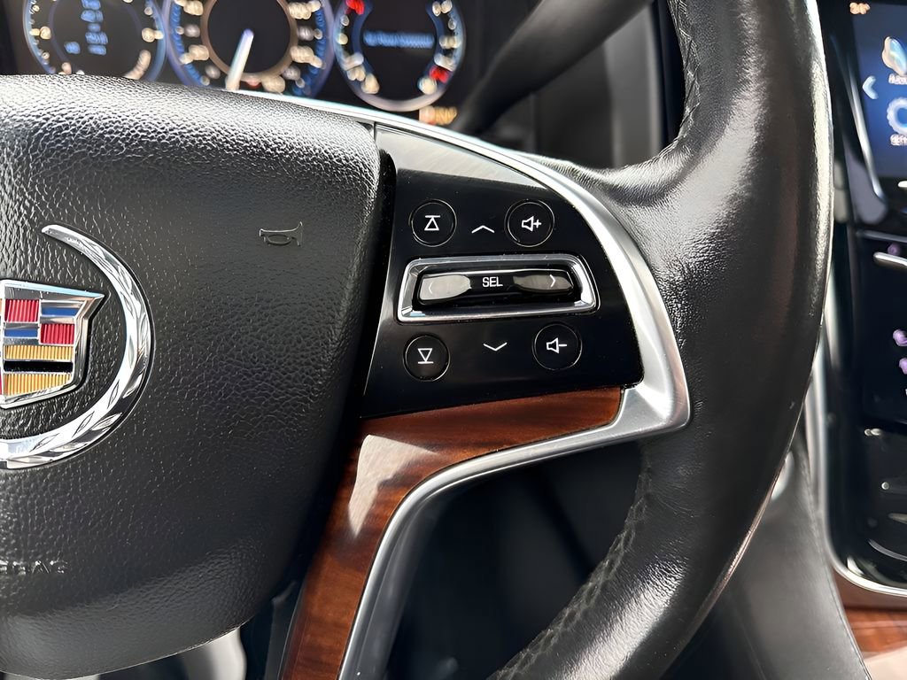 Used 2015 Cadillac Escalade Luxury image 38