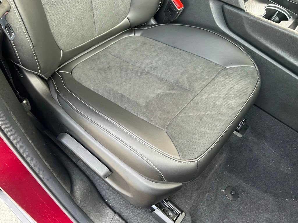 New 2025 Jeep Grand Cherokee Altitude image 33