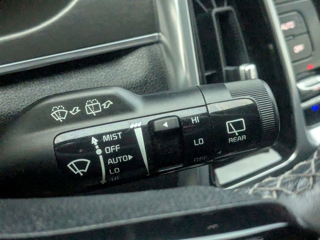 Used 2023 Kia Sorento SX image 22