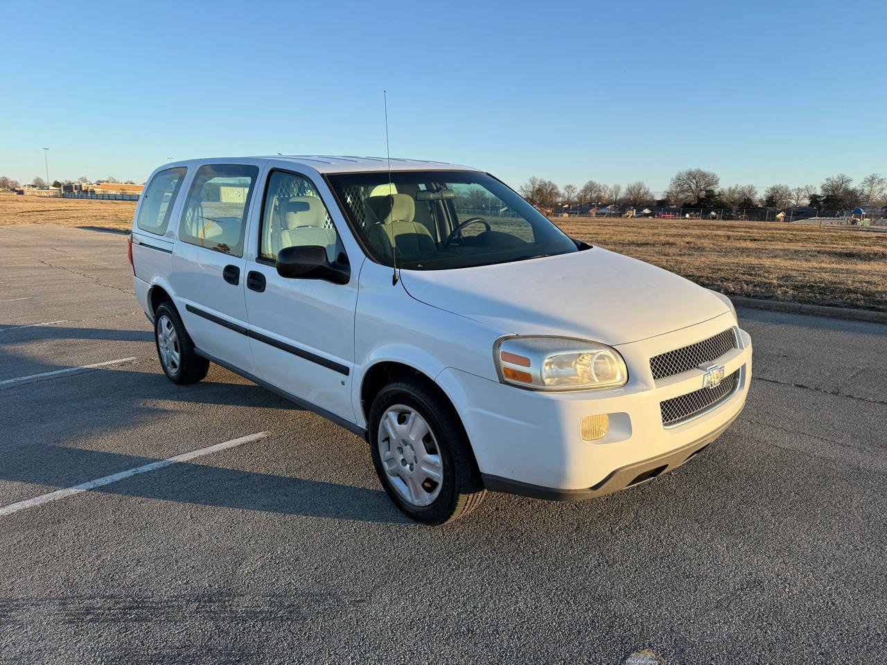 Used 2007 Chevrolet Uplander image 2