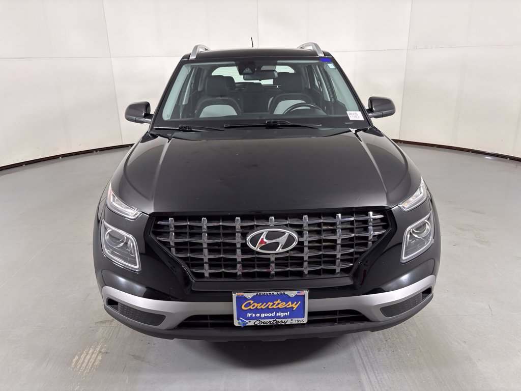 Used 2025 Hyundai Venue SEL FWD image 3