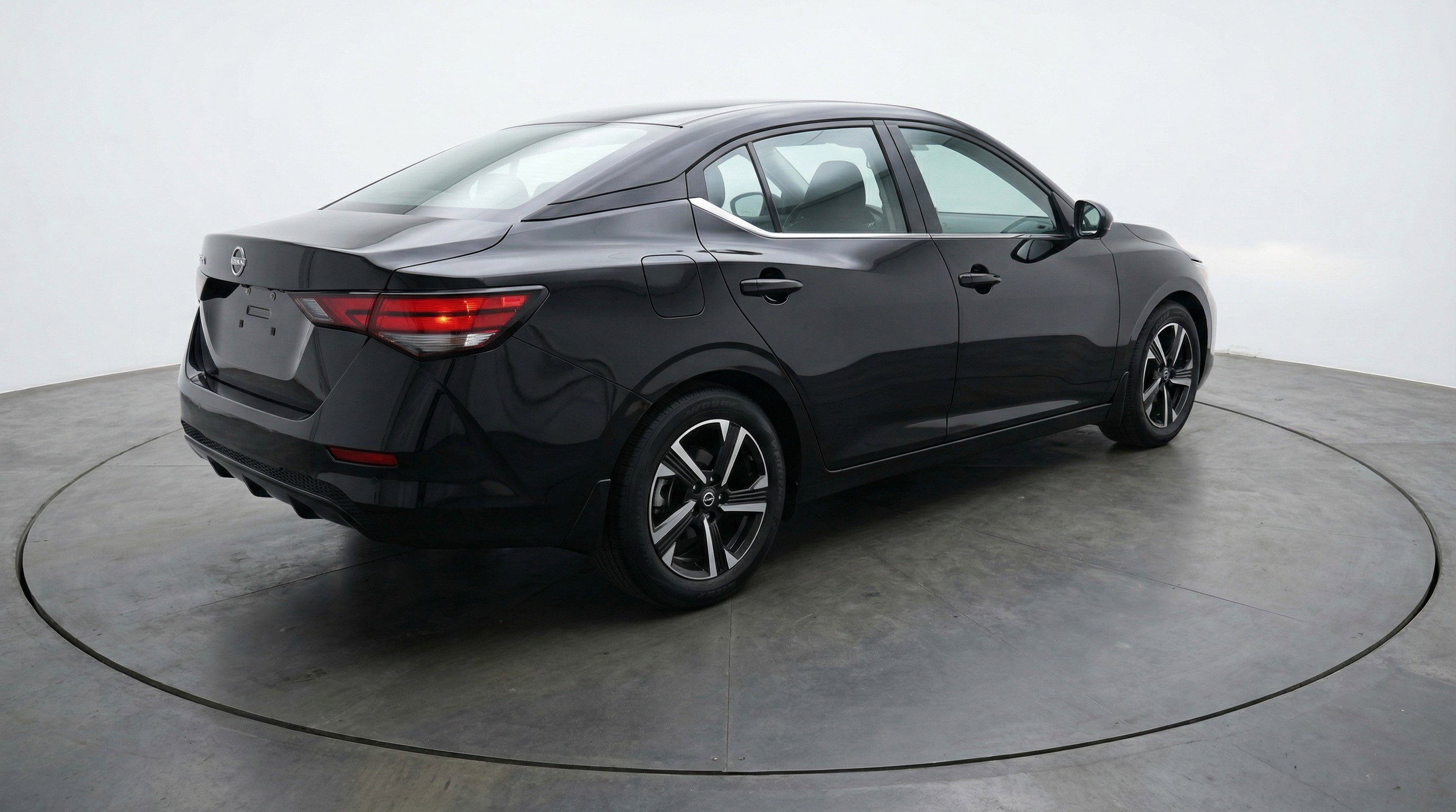 Used 2025 Nissan Sentra SV image 9