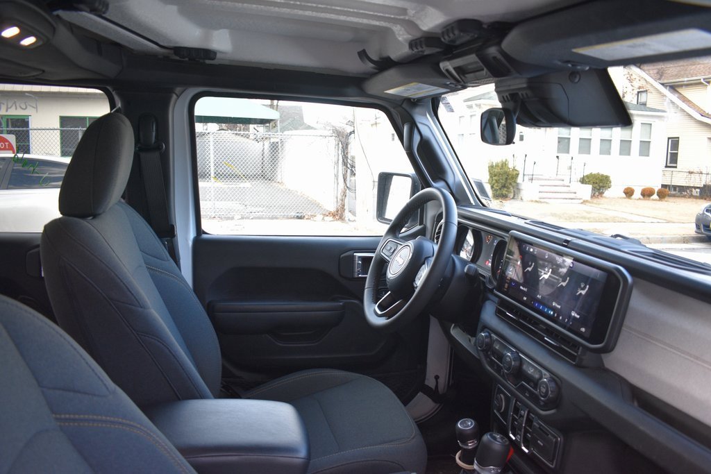 Used 2025 Jeep Wrangler Sport S image 20