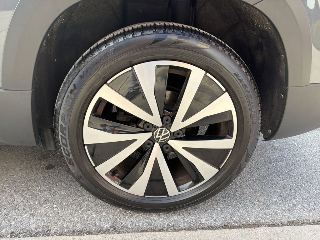 Used 2022 Volkswagen Taos SE image 11