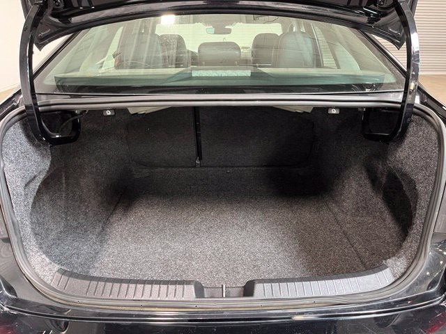 Used 2025 Volkswagen Jetta SE FWD image 15