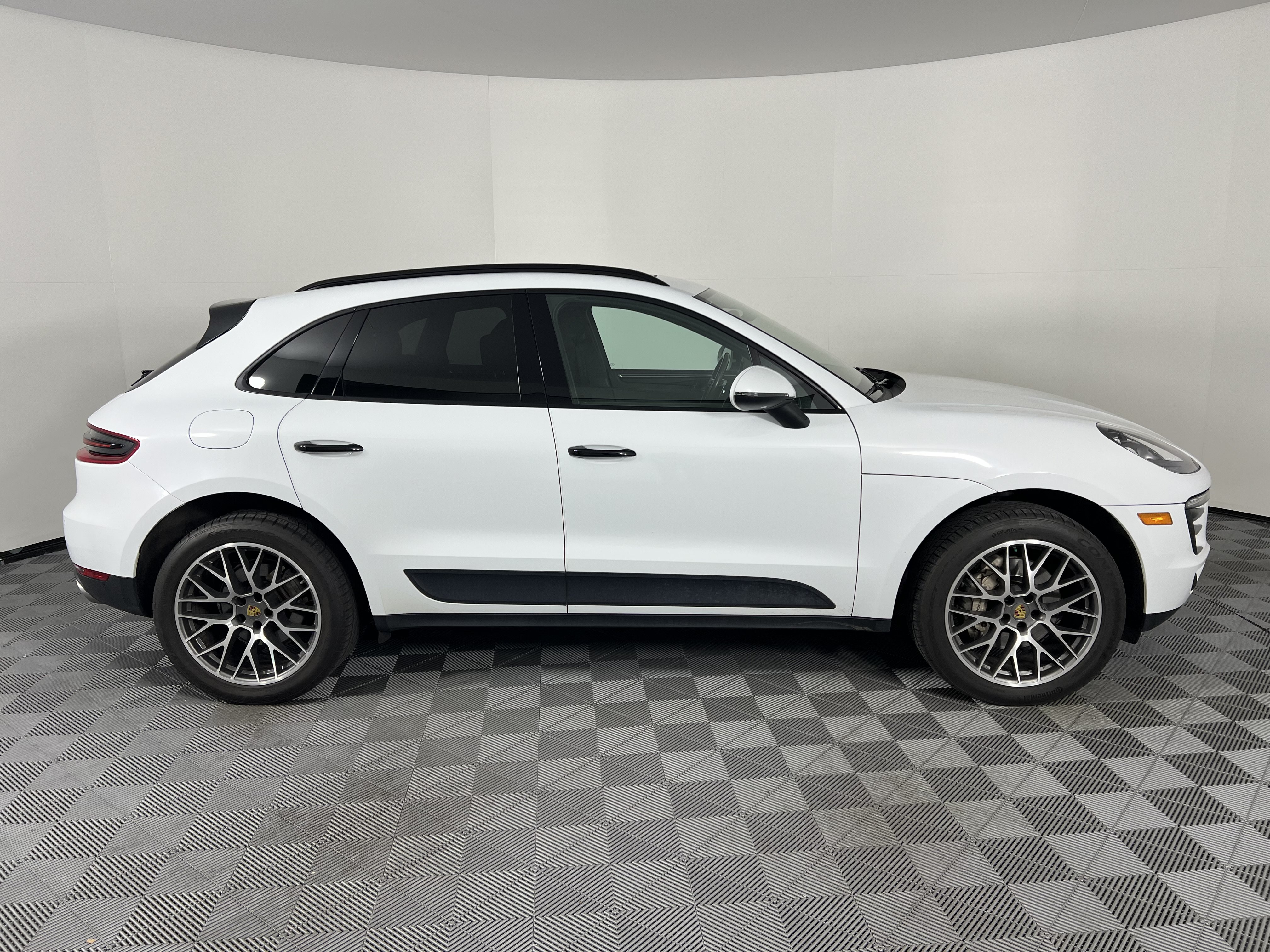 Used 2018 Porsche Macan S AWD/4WD image 13