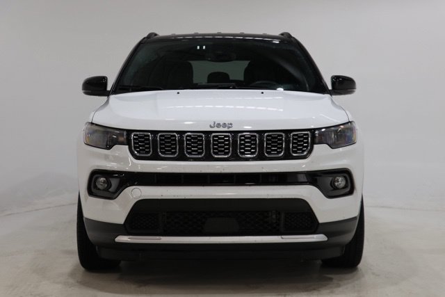 Used 2025 Jeep Compass Limited AWD/4WD image 2