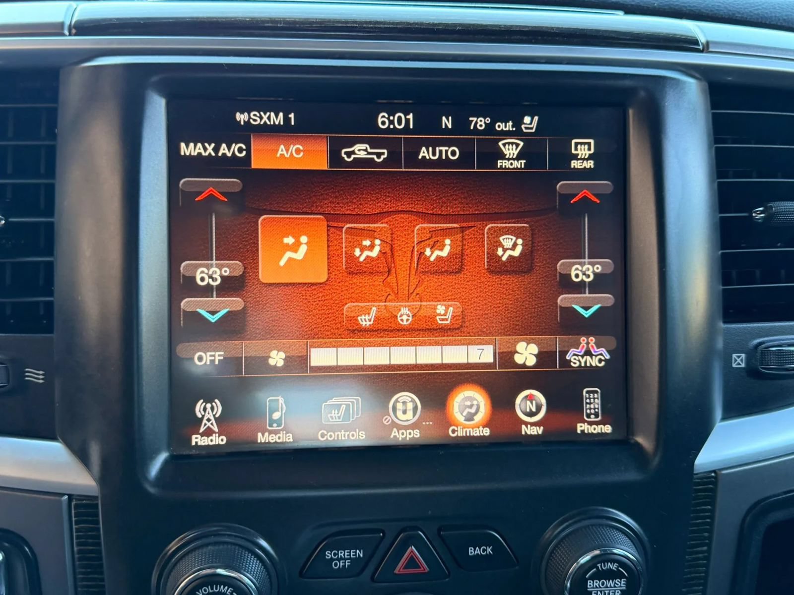 Used 2016 RAM 1500 Limited RWD image 40