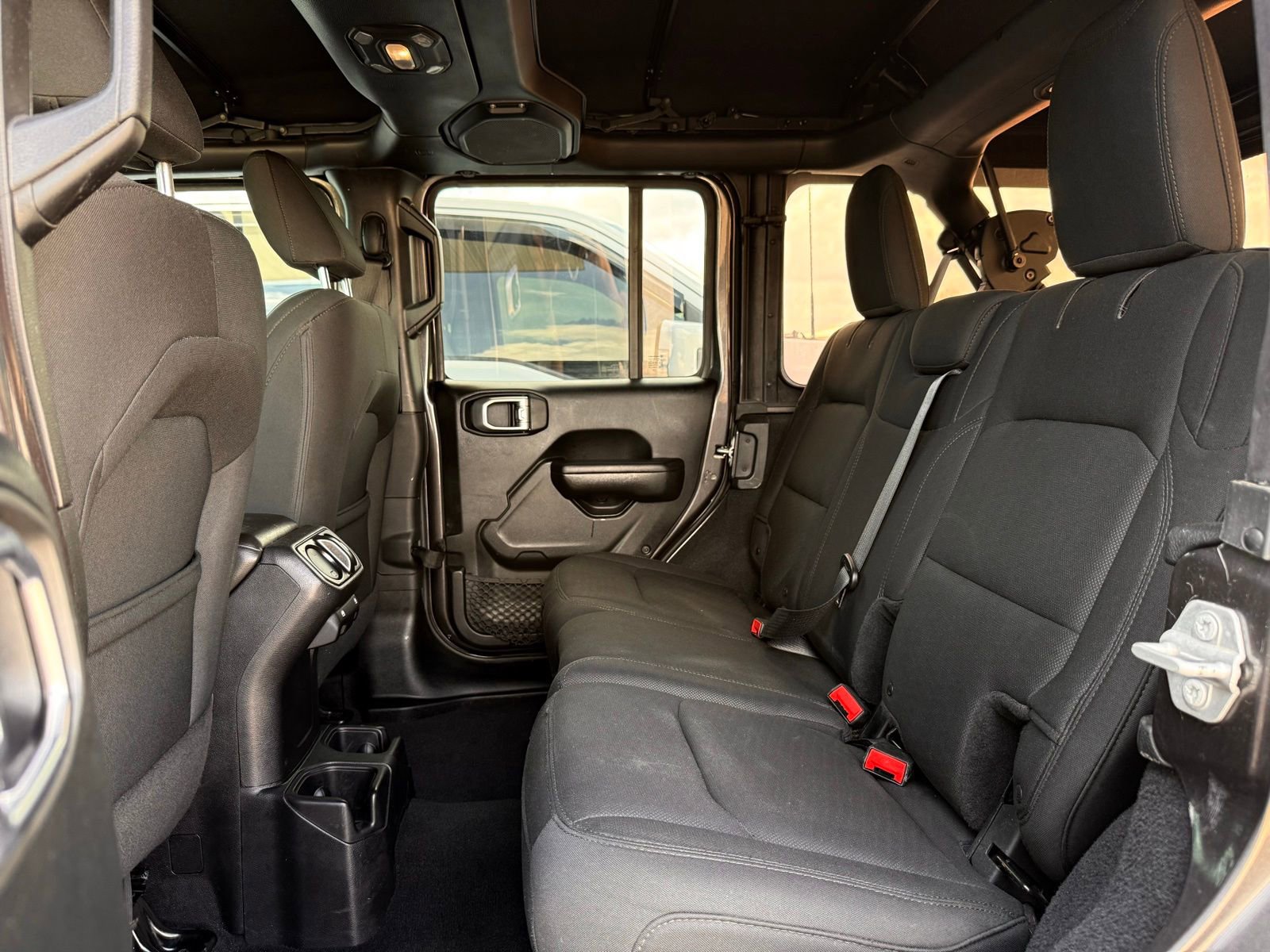 Used 2018 Jeep Wrangler Unlimited Sport S image 28