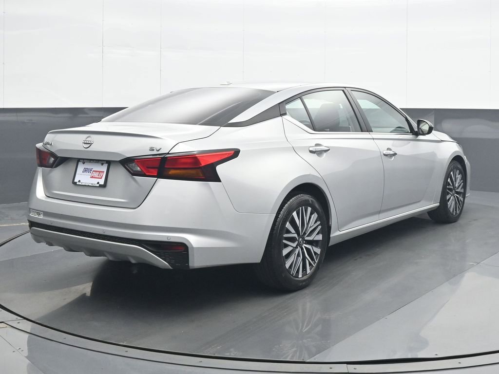 Used 2024 Nissan Altima 2.5 SV image 6