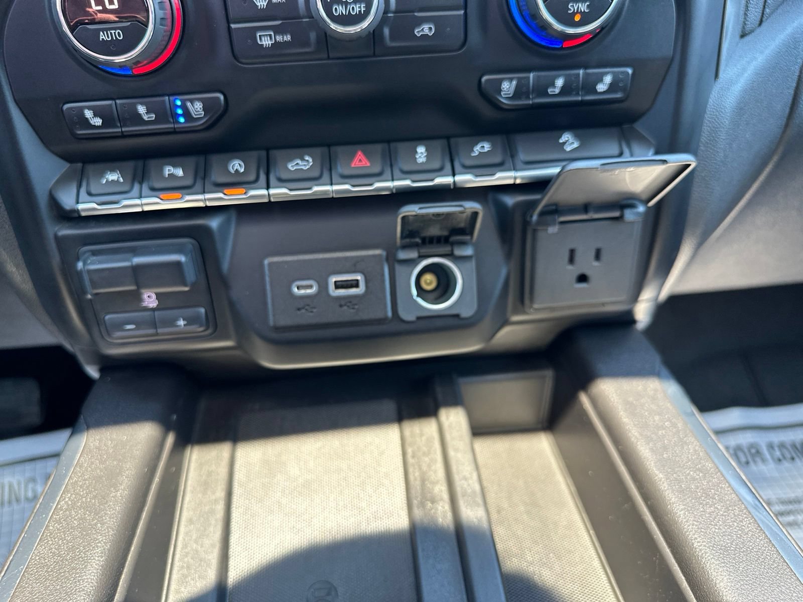 Used 2019 Chevrolet Silverado 1500 LTZ w/ LTZ Premium Package AWD/4WD image 73