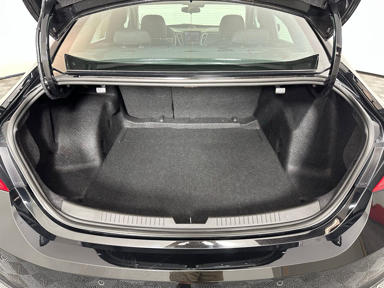 Used 2025 Chevrolet Malibu LS w/ LPO, Floor Liner Package image 23