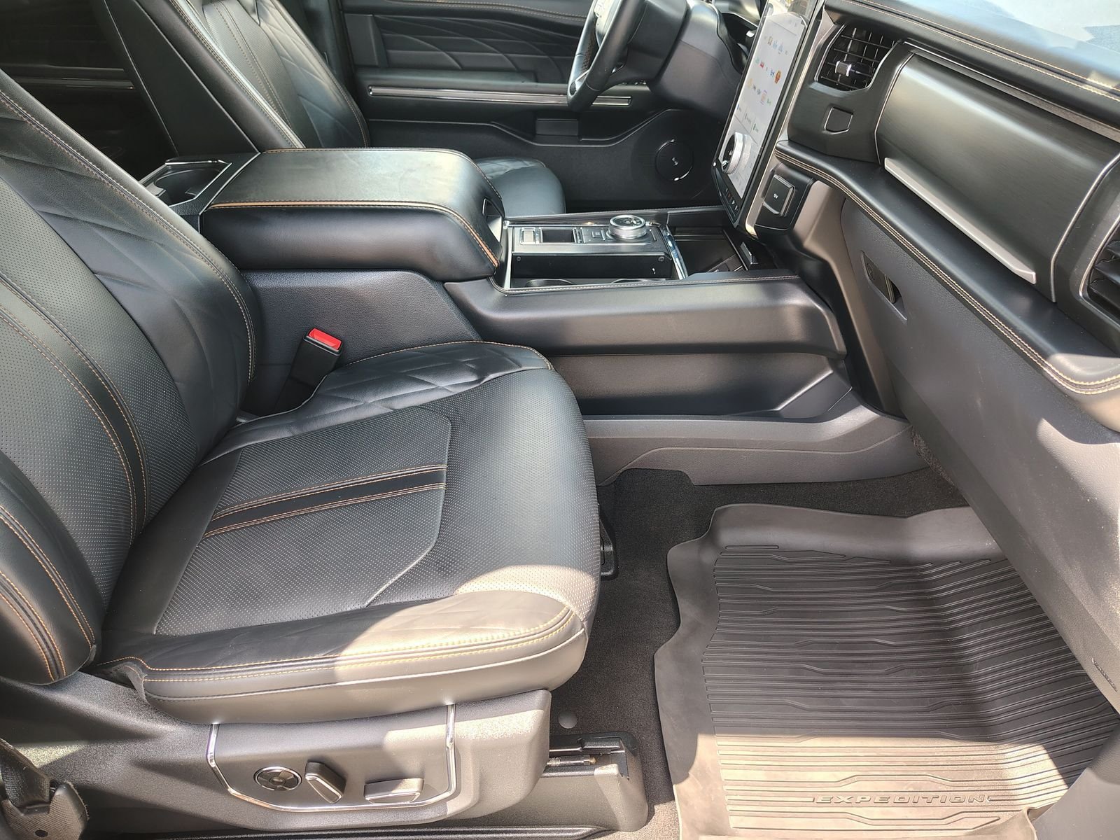 Used 2024 Ford Expedition Max Platinum RWD image 29