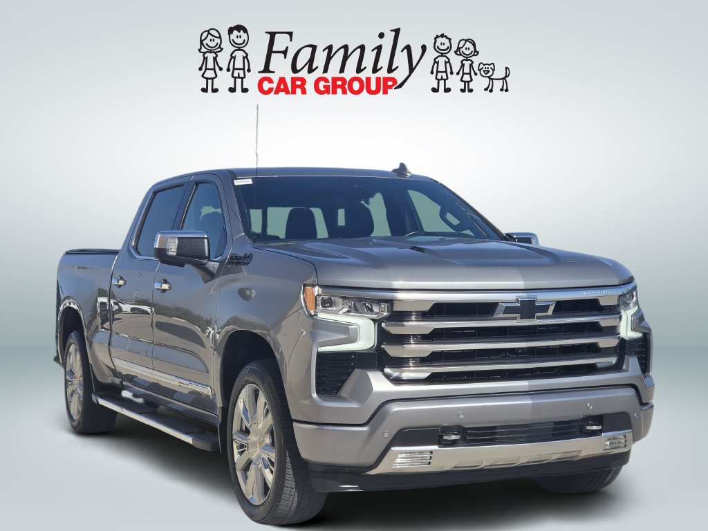 Used 2023 Chevrolet Silverado 1500 High Country w/ High Country Premium Package AWD/4WD image 2