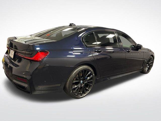 Used 2021 BMW 740i w/ M Sport Package RWD image 5