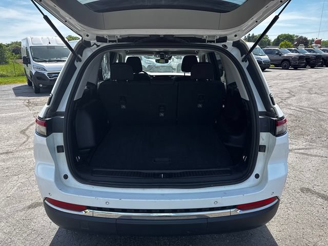 Certified 2024 Jeep Grand Cherokee Laredo AWD/4WD image 17