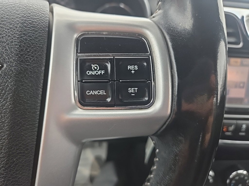 Used 2011 Chrysler 200 S image 14