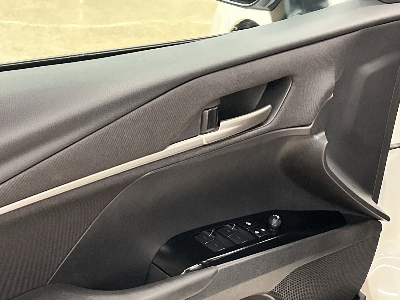 Used 2025 Toyota Camry LE image 14