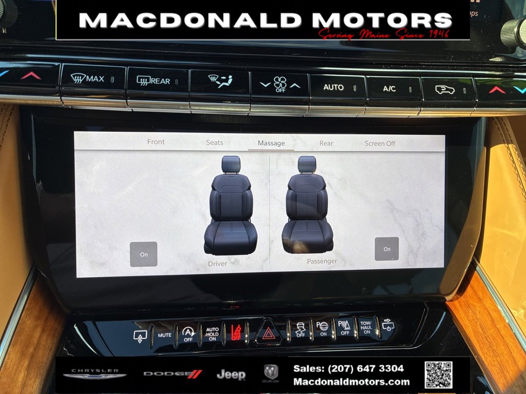 Used 2024 Jeep Grand Wagoneer Series III w/ HD Trailer Tow Package image 30