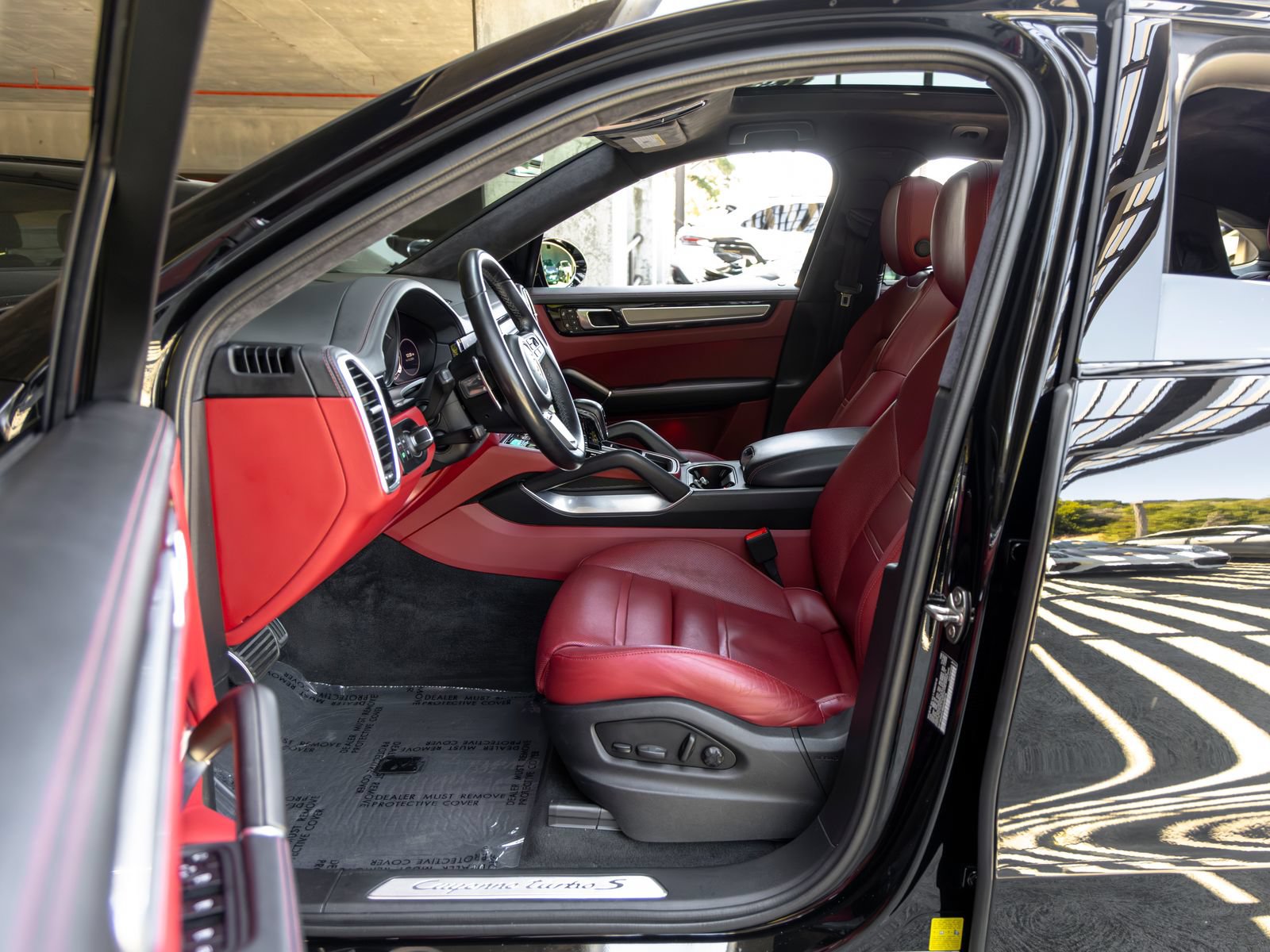Certified 2022 Porsche Cayenne Turbo S AWD/4WD image 26