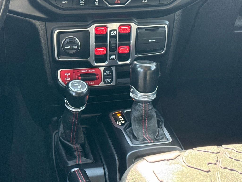 Used 2020 Jeep Gladiator Rubicon w/ Uconnect 4C Nav & Sound Group image 18