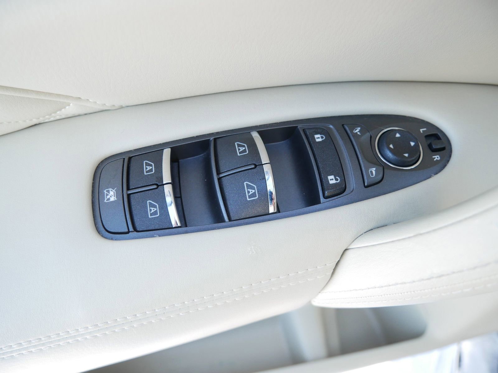 Used 2022 INFINITI QX80 Sensory w/ Cargo Package image 16