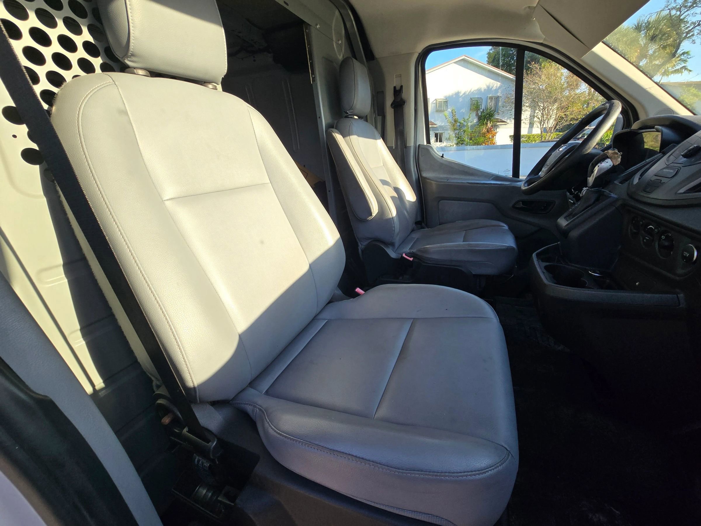 Used 2015 Ford Transit 150 130 Low Roof w/ Exterior Upgrade Package RWD image 15