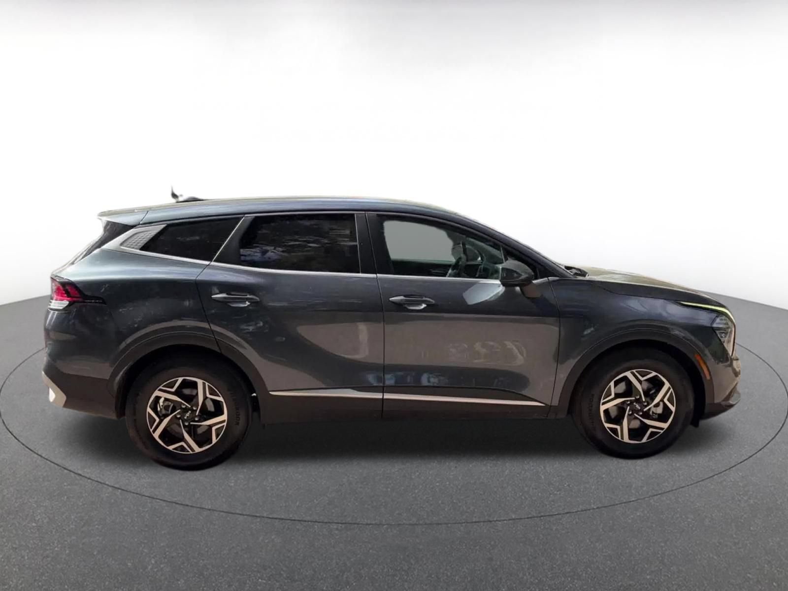 Used 2025 Kia Sportage LX FWD image 16