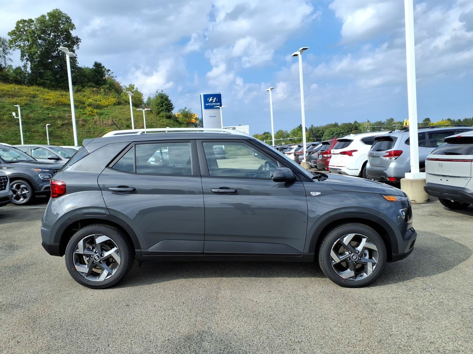 New 2026 Hyundai Venue SEL FWD image 2