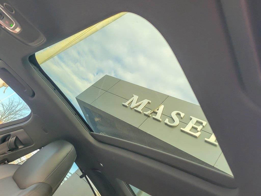 Used 2023 Audi RS 6 w/ Carbon Optic Package image 10