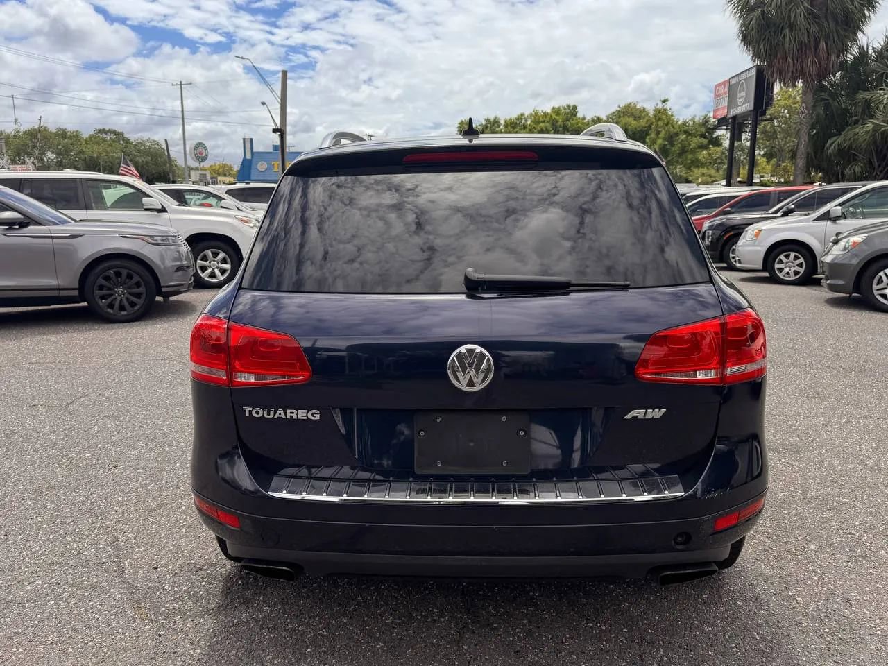 Used 2014 Volkswagen Touareg Sport AWD/4WD image 6