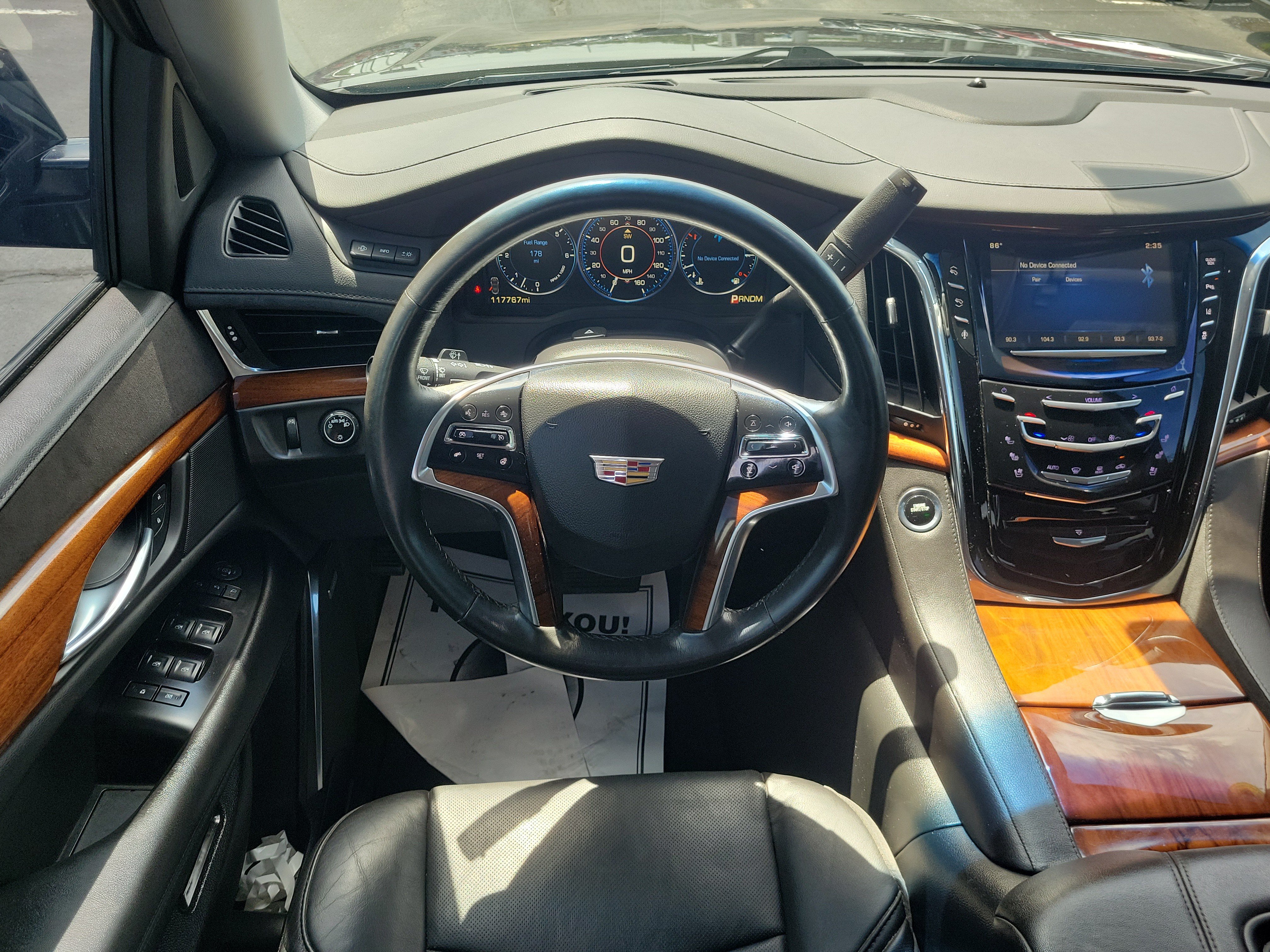 Used 2015 Cadillac Escalade Luxury AWD/4WD image 11