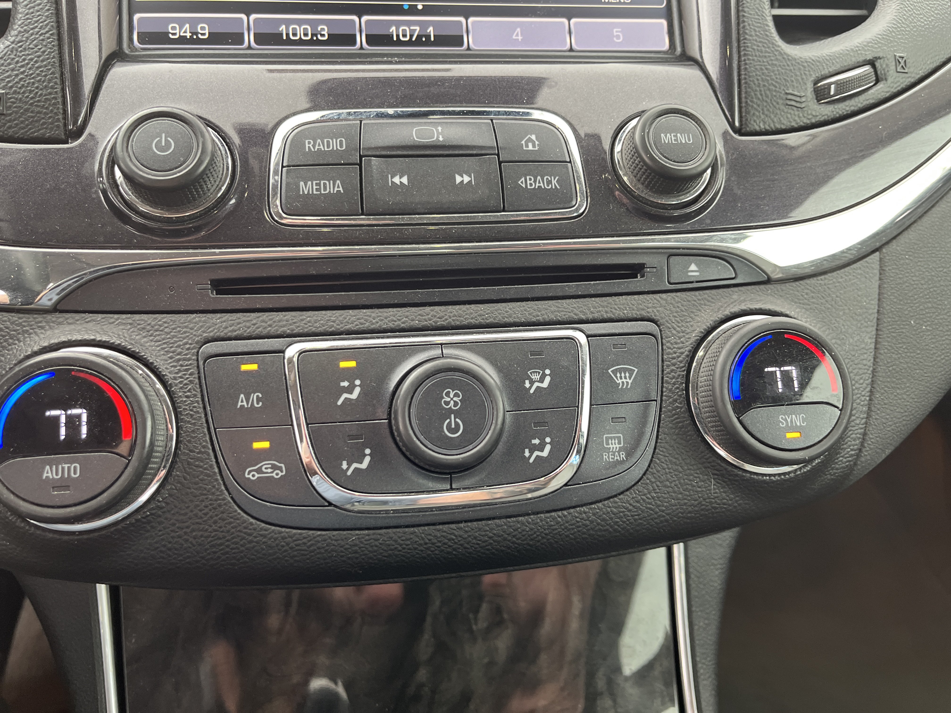 Used 2015 Chevrolet Impala LTZ FWD image 28