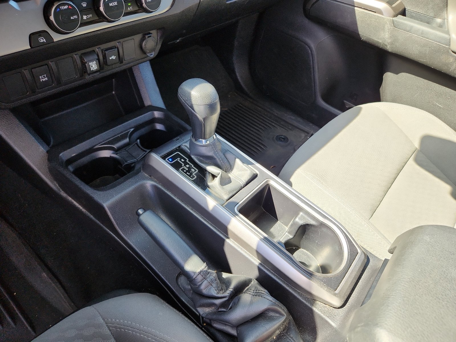 Used 2023 Toyota Tacoma SR5 RWD image 19
