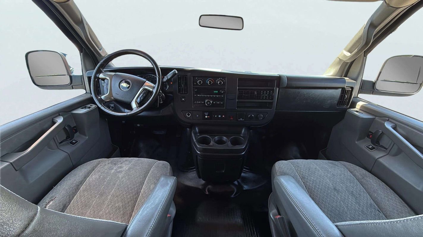 Used 2019 Chevrolet Express 3500 LS w/ Chrome Appearance Package RWD image 9